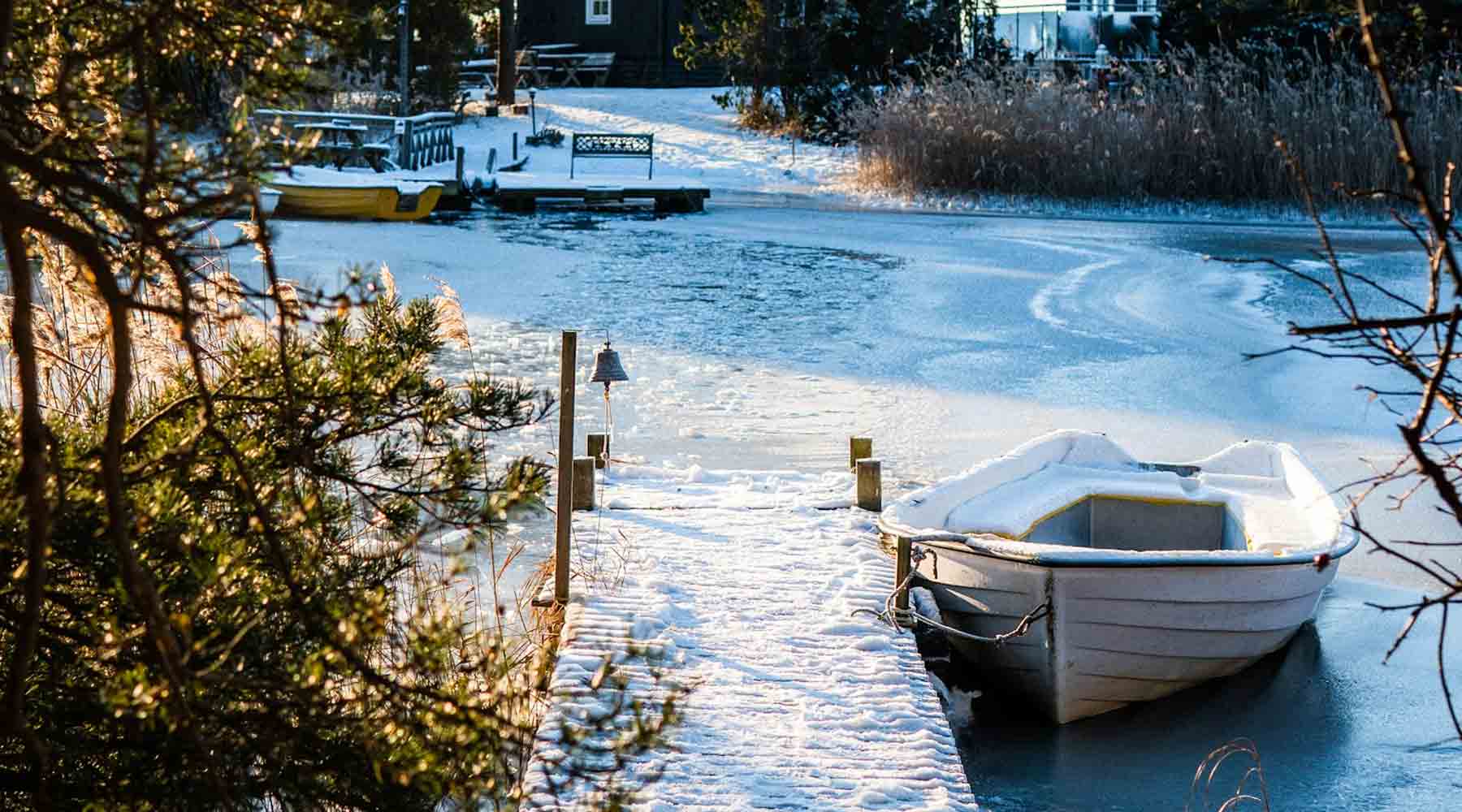 Winter Dock Damage Stops Here: The Complete Guide to De-Icers for Ponds, Lakes, and Marinas | Paragon Ponds